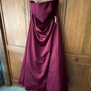 Women’s maroon wedding dress